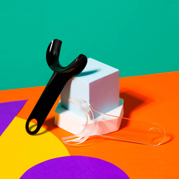 Retractor Lateral Modelo "C" Transparente - Tamaño Adulto - 1 Unidad Indusbello - Imagen 4